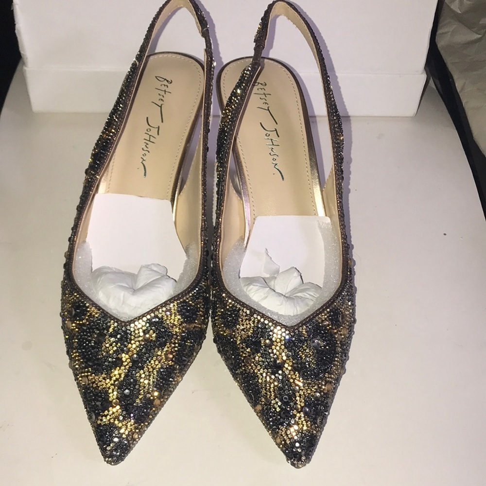 NIB Women’s Betsey Johnson Leopard Shoes